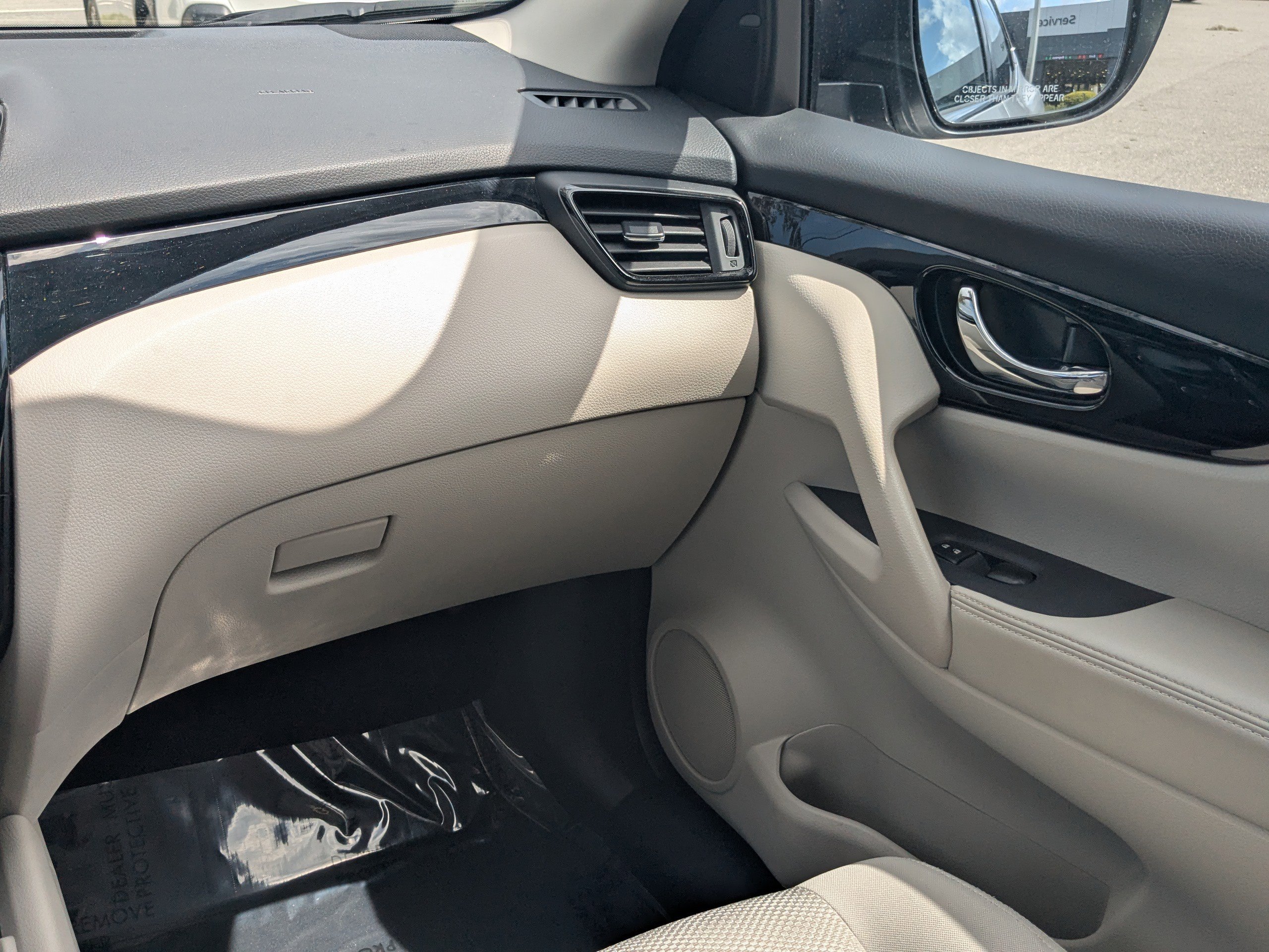 Used 2019 Nissan Rogue Sport SV image 17