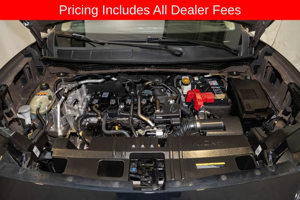 Used 2025 Nissan Kicks SR AWD/4WD image 18