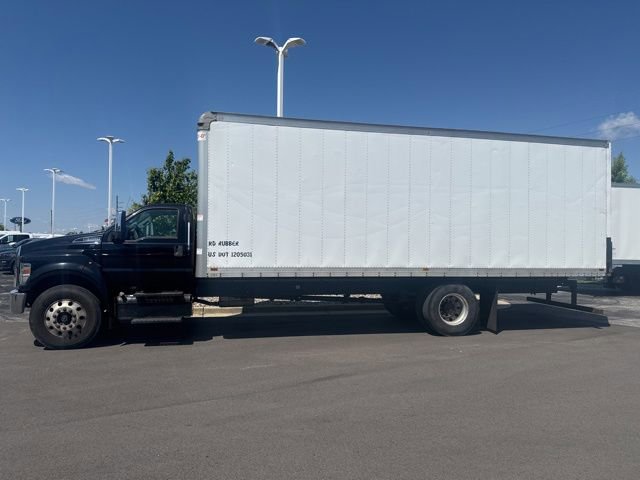 Used 2016 Ford F750 2WD Regular Cab Super Duty image 4