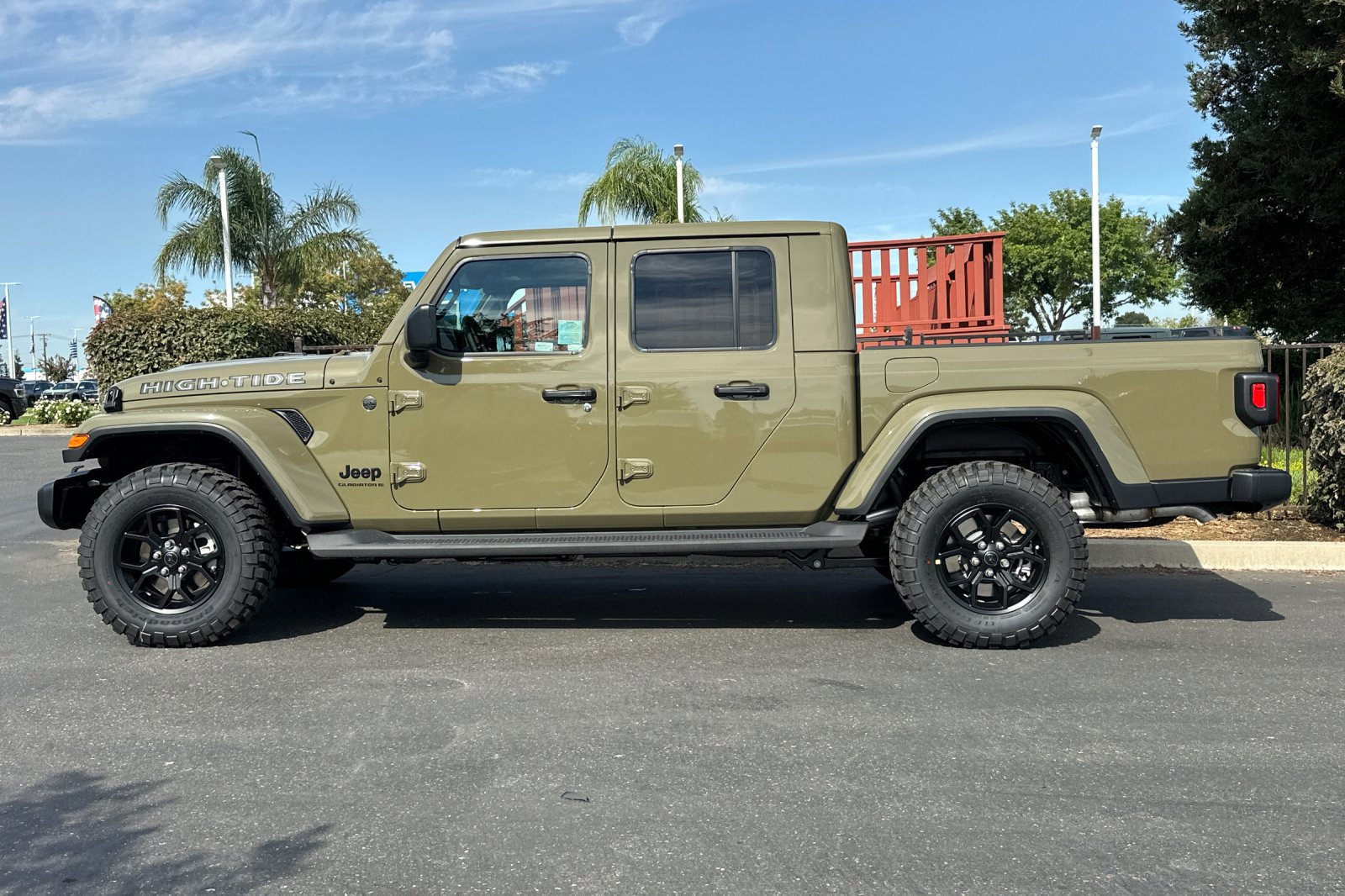 New 2025 Jeep Gladiator Sport image 7