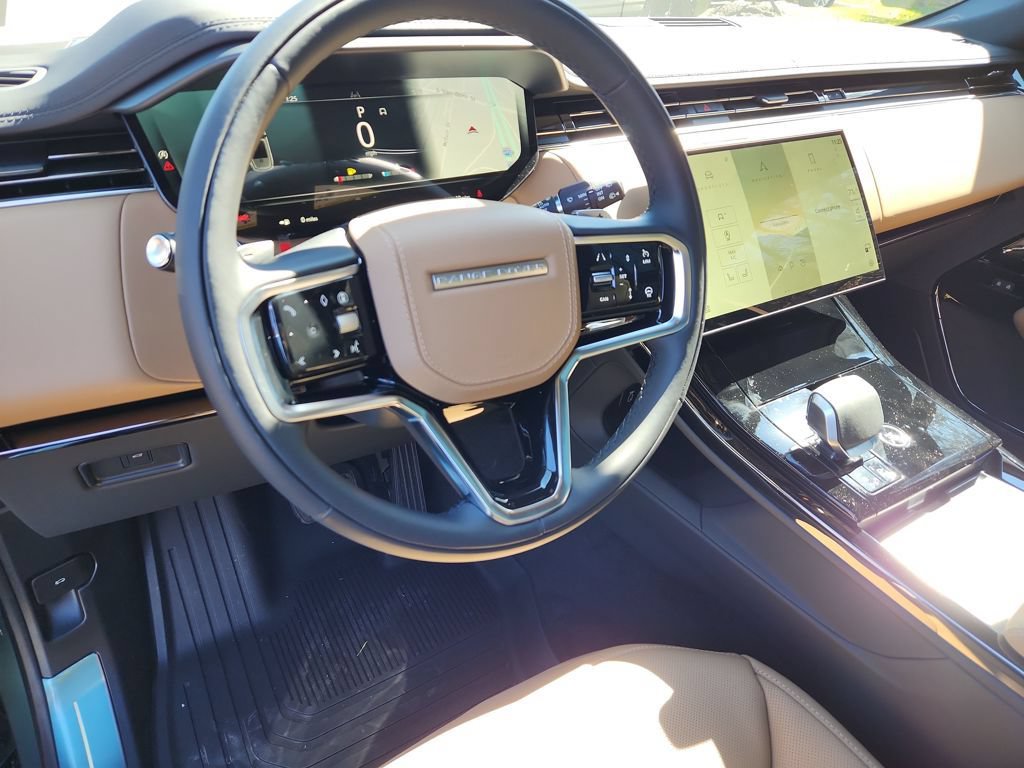 Used 2026 Land Rover Range Rover Sport SE AWD/4WD image 15