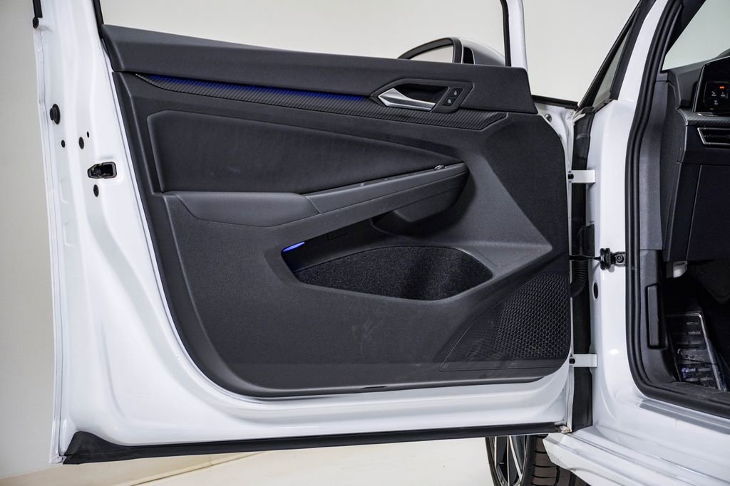 Used 2024 Volkswagen Golf R image 29