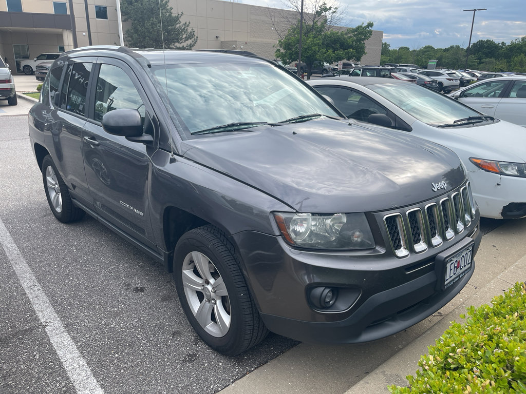 Used 2015 Jeep Compass Sport w/ Power Value Group AWD/4WD image 2