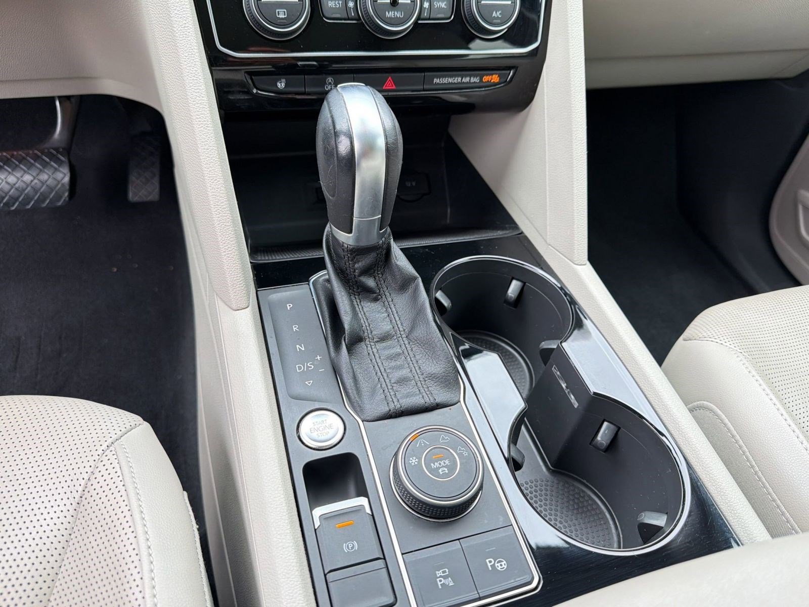 Used 2018 Volkswagen Atlas SEL Premium AWD/4WD image 18
