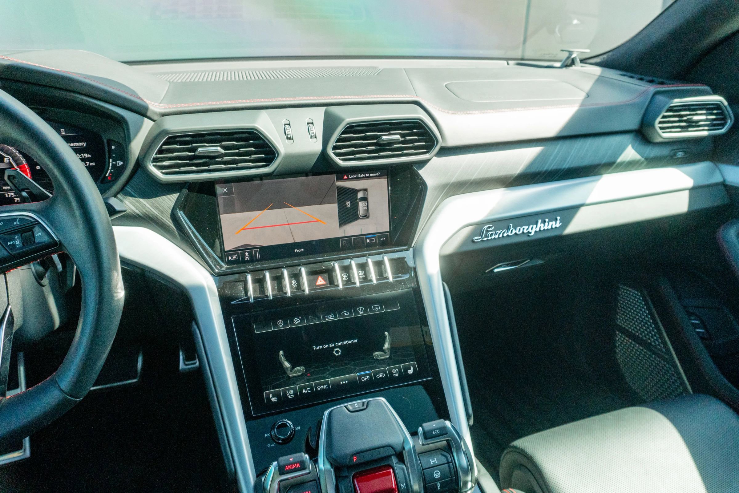 Used 2021 Lamborghini Urus image 64