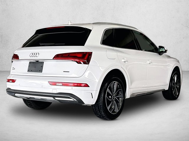 Used 2021 Audi Q5 2.0T Premium w/ Convenience Package AWD/4WD image 2