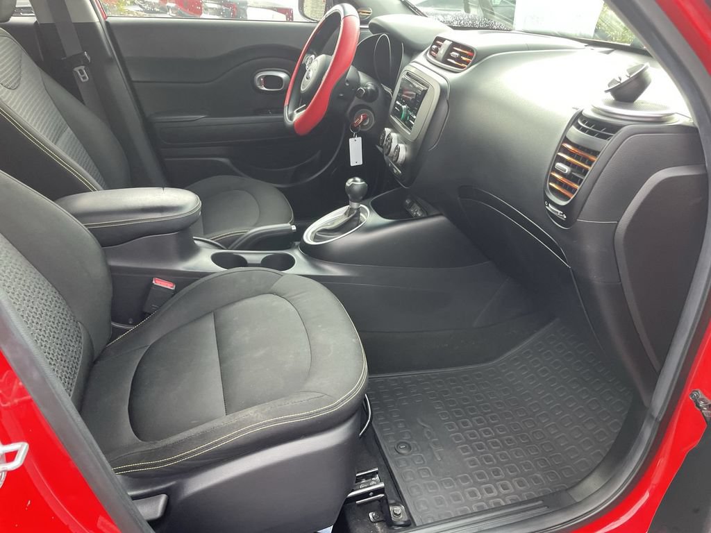 Used 2015 Kia Soul + FWD image 28
