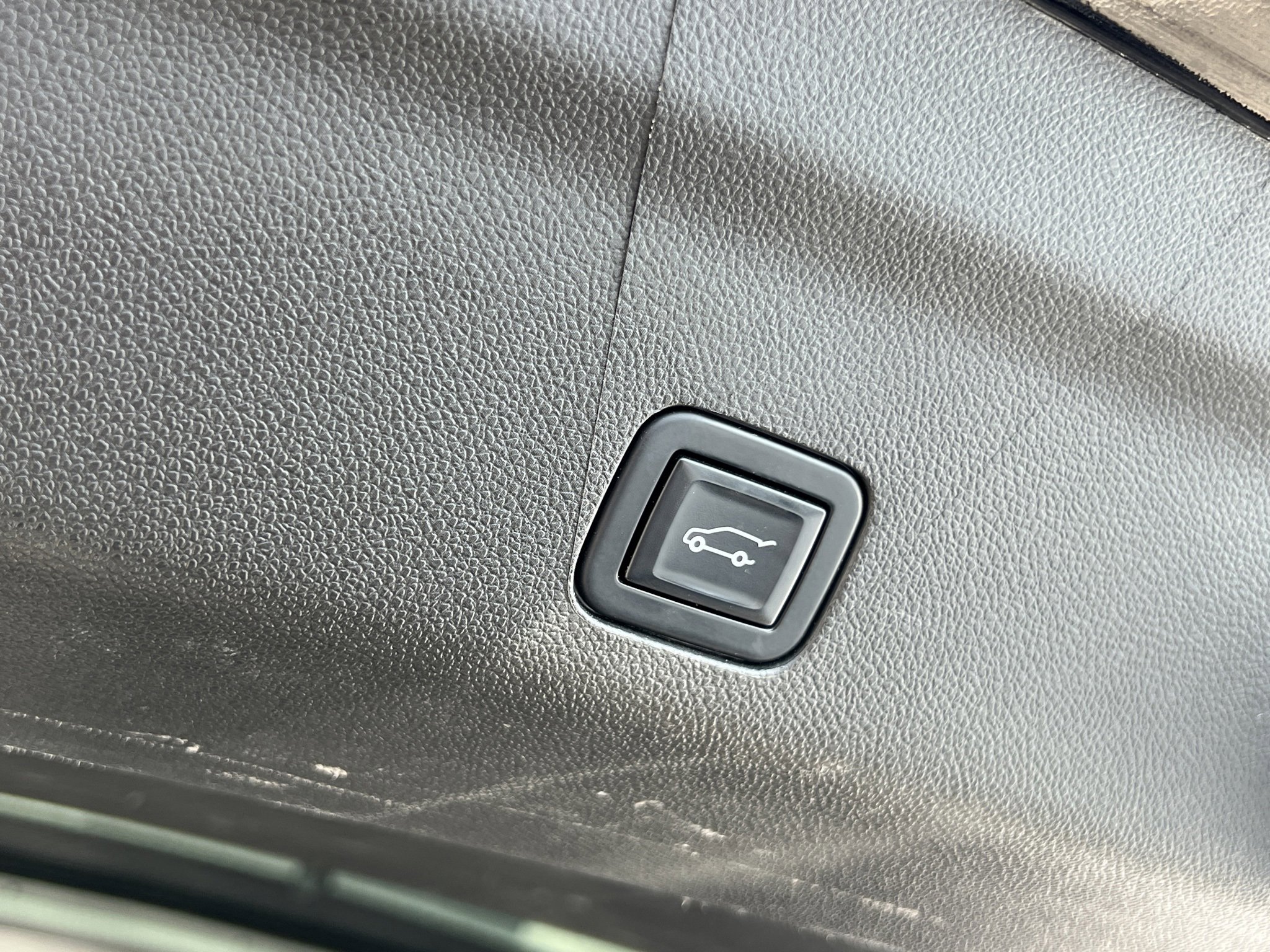 Used 2022 Cadillac Escalade Sport Platinum w/ Heavy-Duty Trailer Package image 27