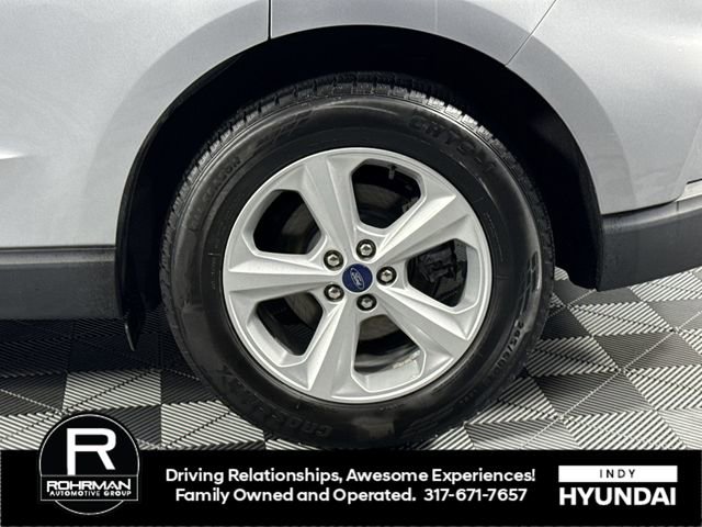 Used 2020 Ford Edge SE image 9