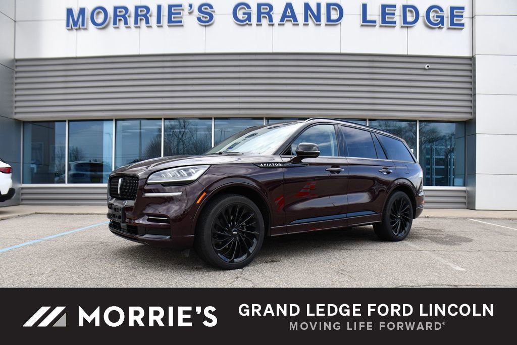 Used 2023 Lincoln Aviator Reserve w/ Jet Appearance Package image 1