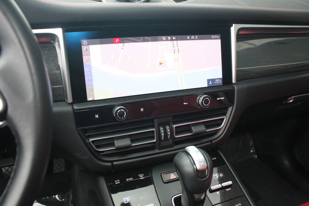 Certified 2022 Porsche Macan S w/ Premium Package Plus AWD/4WD image 18