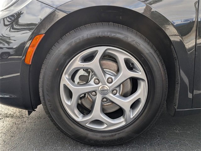 Used 2023 Chrysler Pacifica Limited image 47