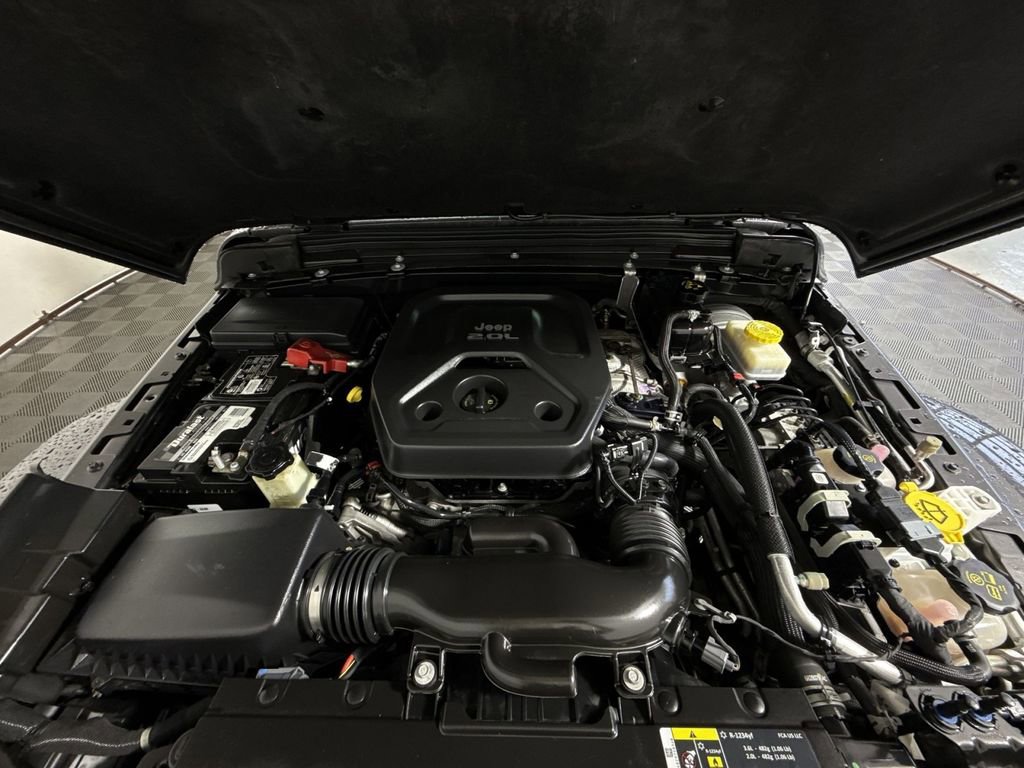 Used 2020 Jeep Wrangler Unlimited Sahara AWD/4WD image 26
