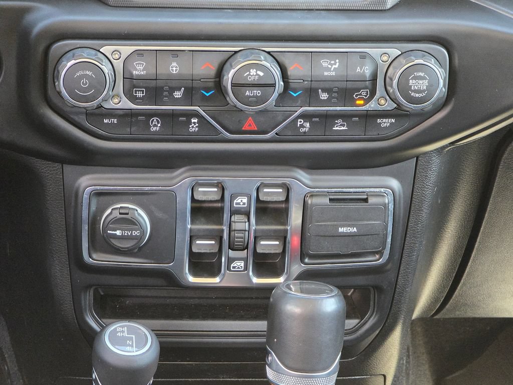 Used 2020 Jeep Gladiator Overland AWD/4WD image 36