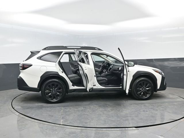 Used 2025 Subaru Outback Onyx Edition AWD/4WD image 26
