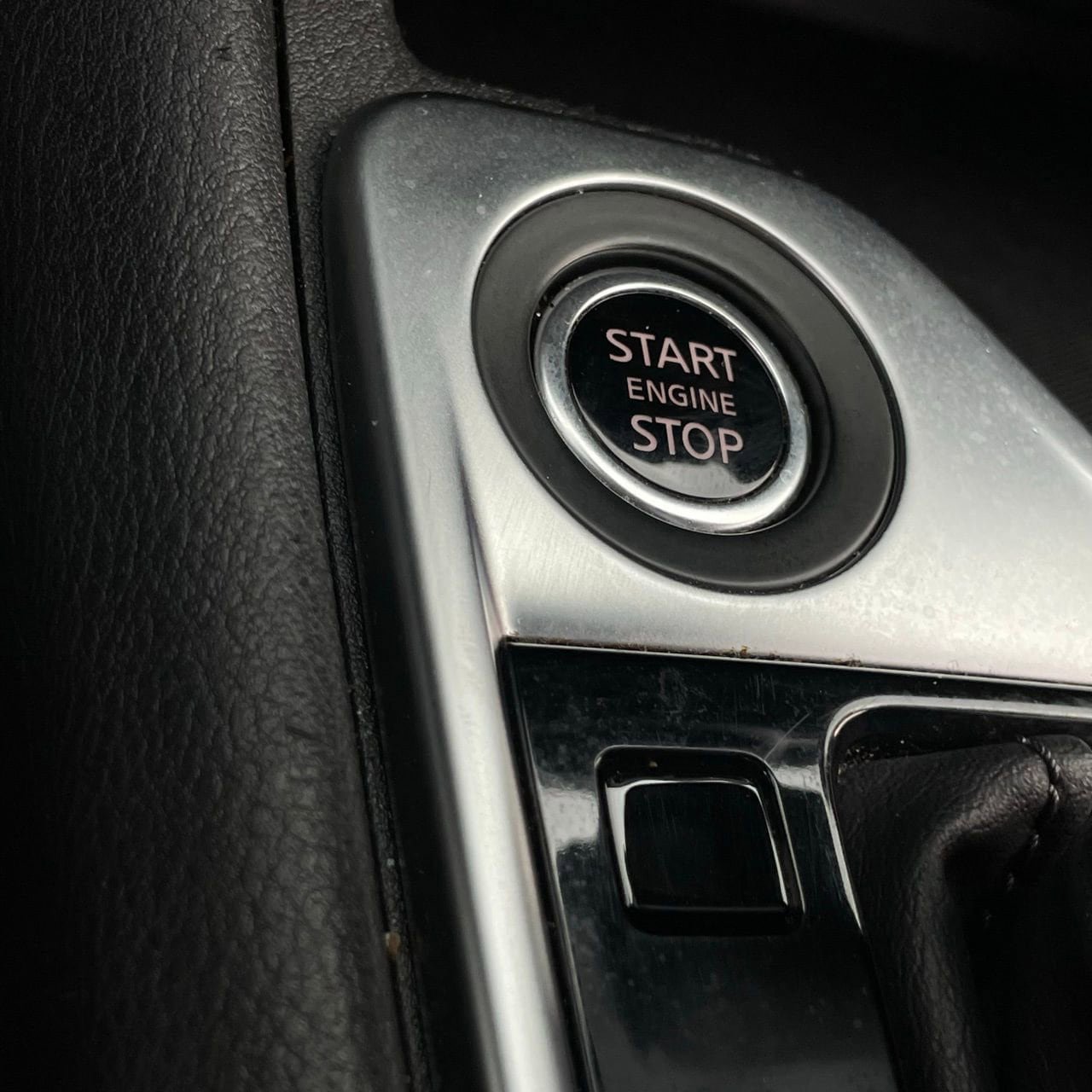 Used 2024 Nissan Sentra SV FWD image 17