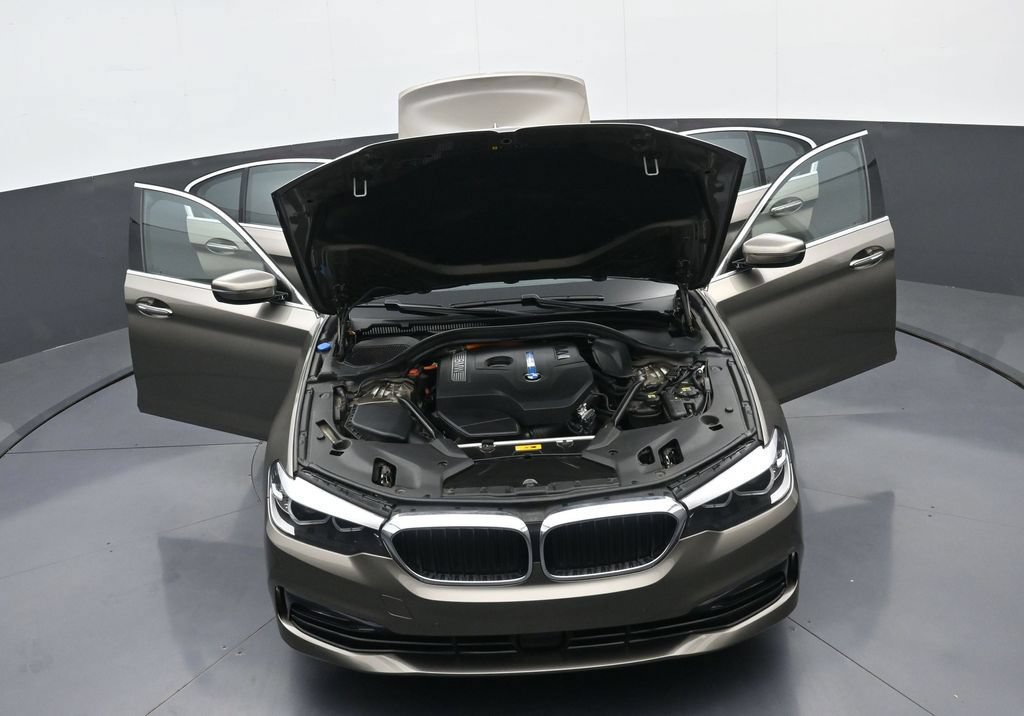 Used 2018 BMW 530e xDrive AWD/4WD image 39