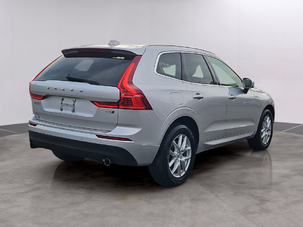 Used 2019 Volvo XC60 T5 Momentum w/ Premium Package AWD/4WD image 4