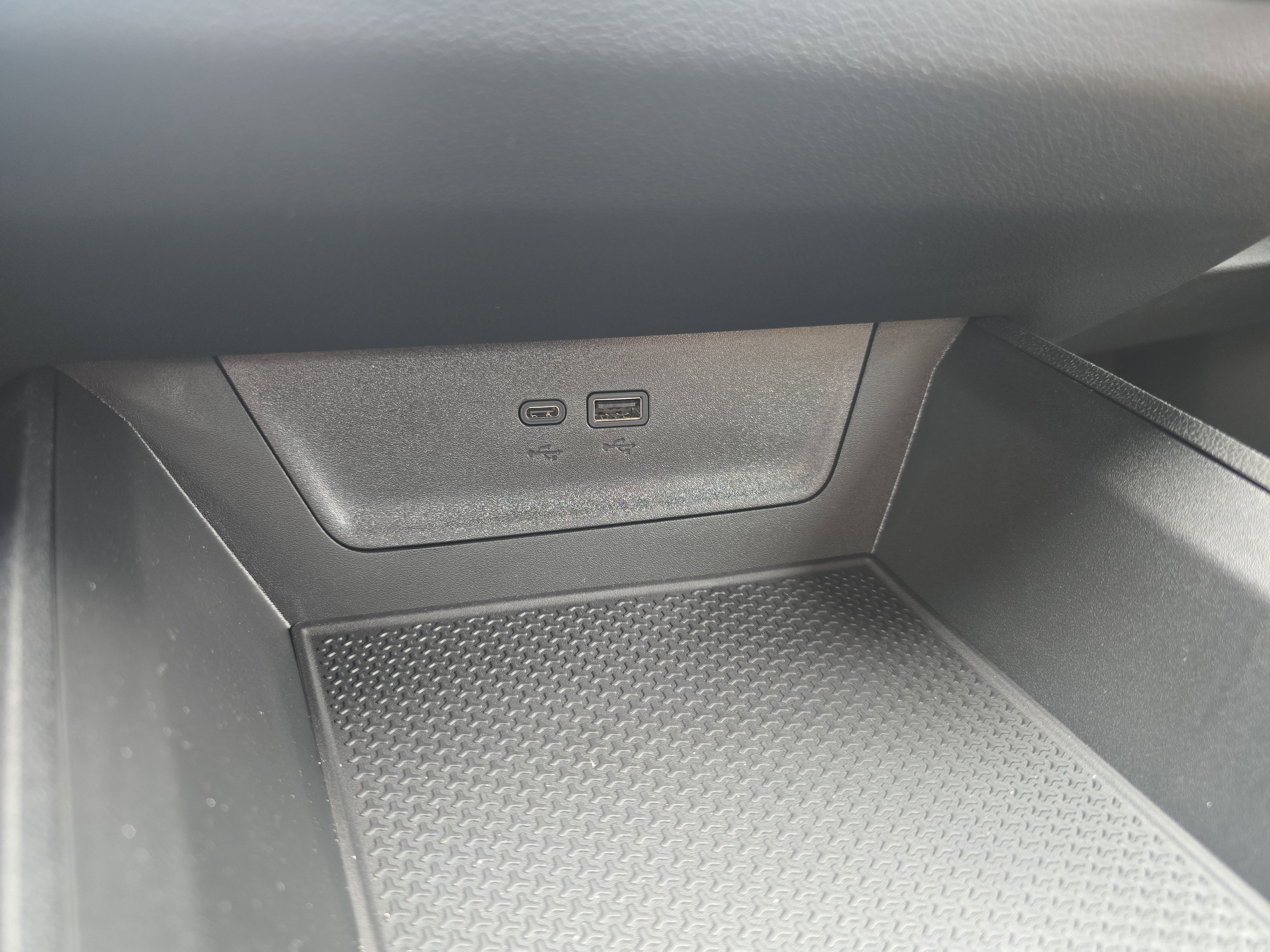New 2026 Chevrolet Equinox ACTIV w/ LPO, Floor Liner Package image 31