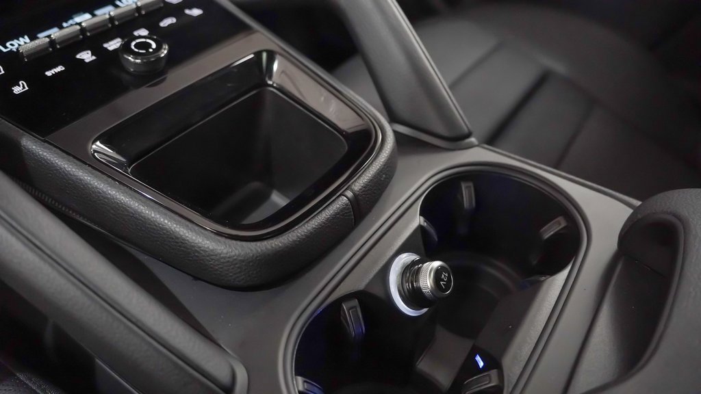 Certified 2025 Porsche Cayenne image 32