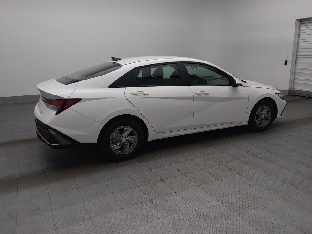 Used 2025 Hyundai Elantra SE FWD image 10