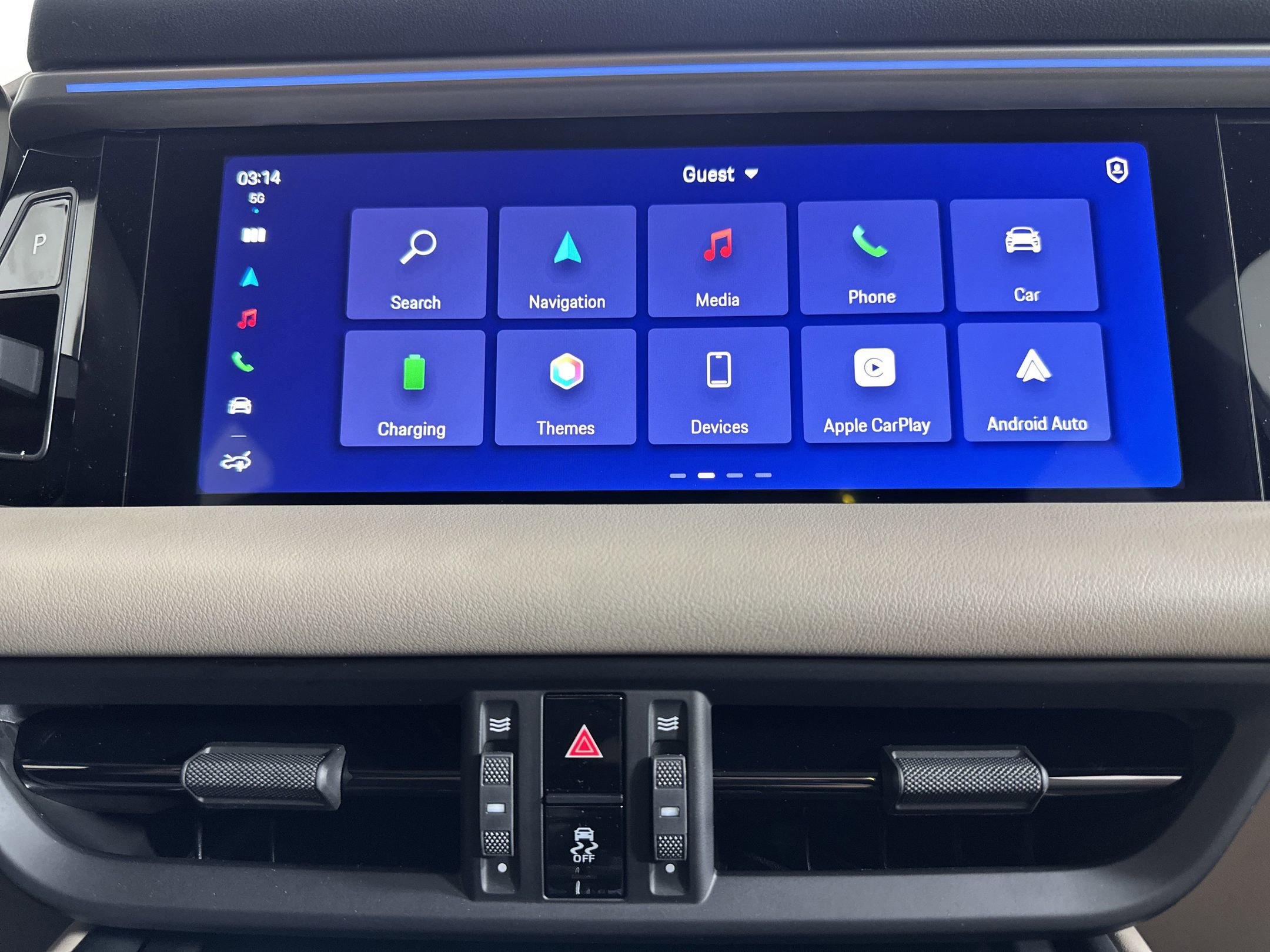 Certified 2025 Porsche Macan 4 Electric image 27