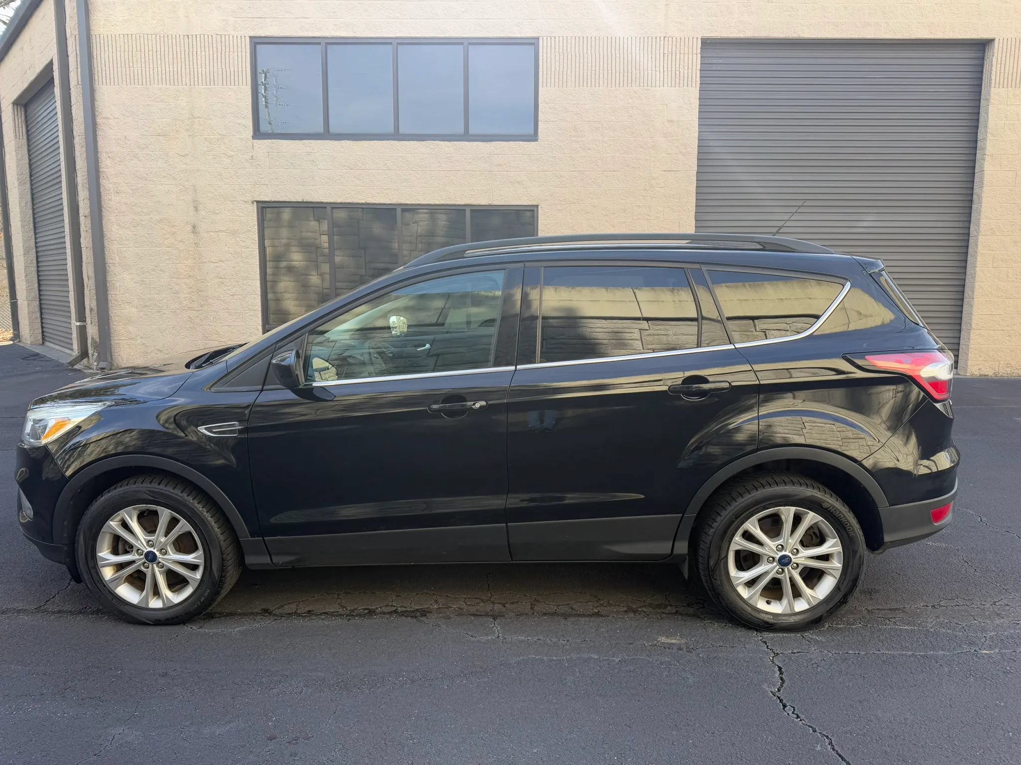Used 2018 Ford Escape SE AWD/4WD image 3