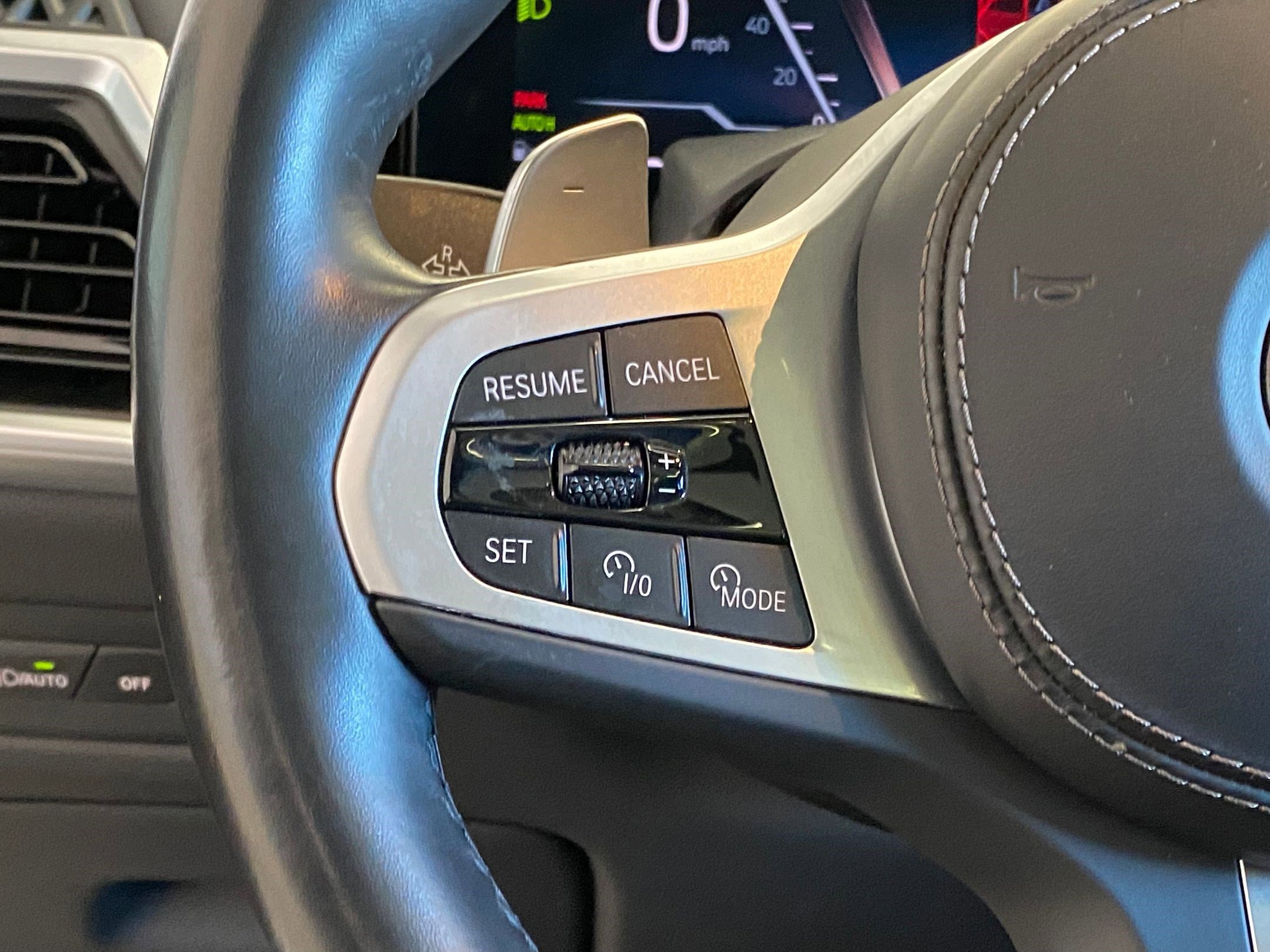 Certified 2025 BMW X6 xDrive40i image 18