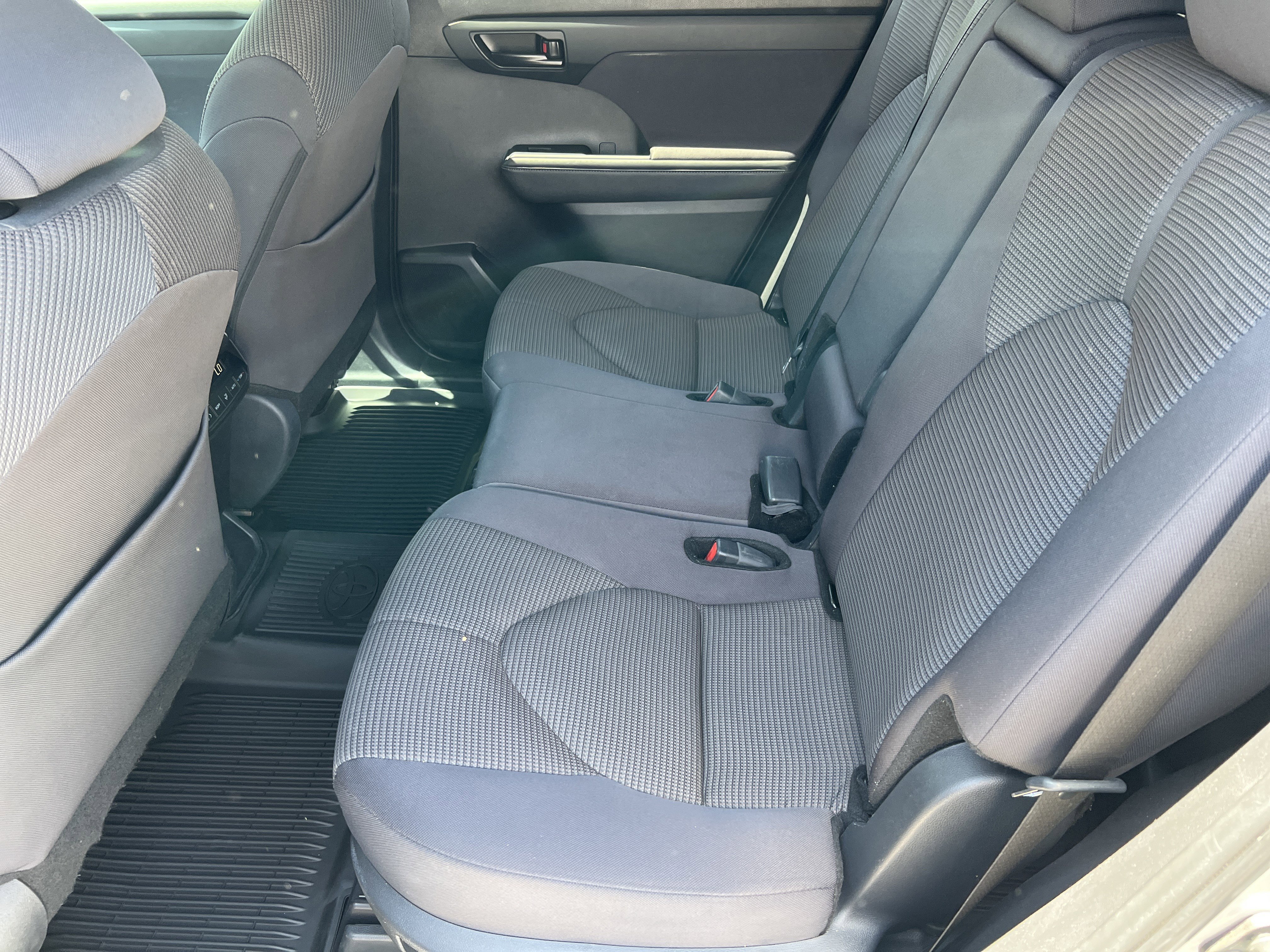 Certified 2024 Toyota Highlander LE AWD/4WD image 34