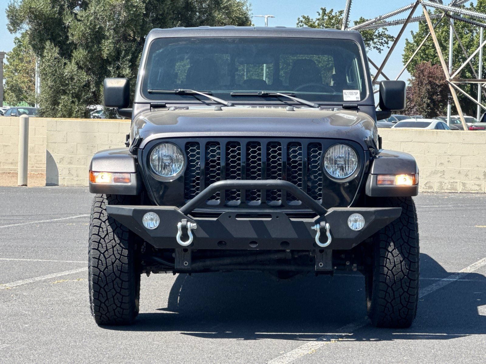 Used 2022 Jeep Gladiator Sport AWD/4WD image 9