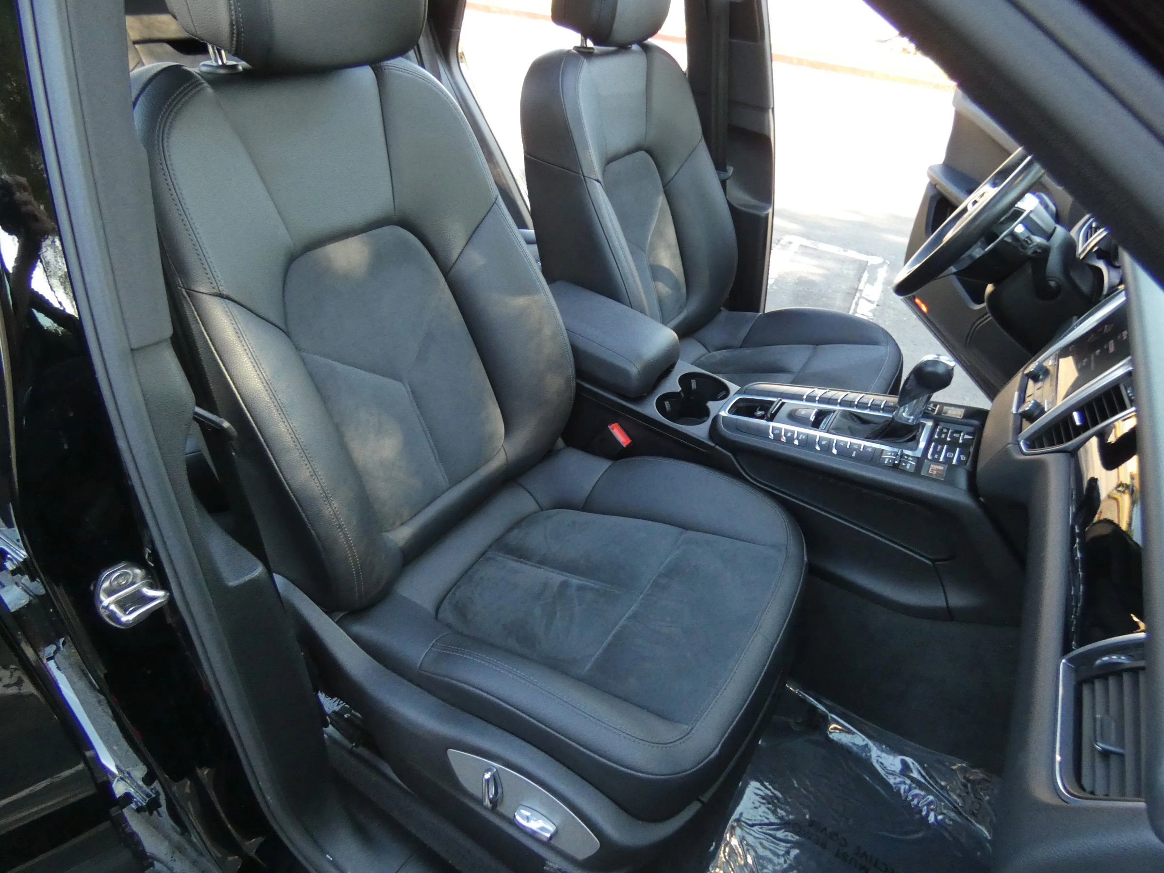 Used 2018 Porsche Macan Sport Edition image 31