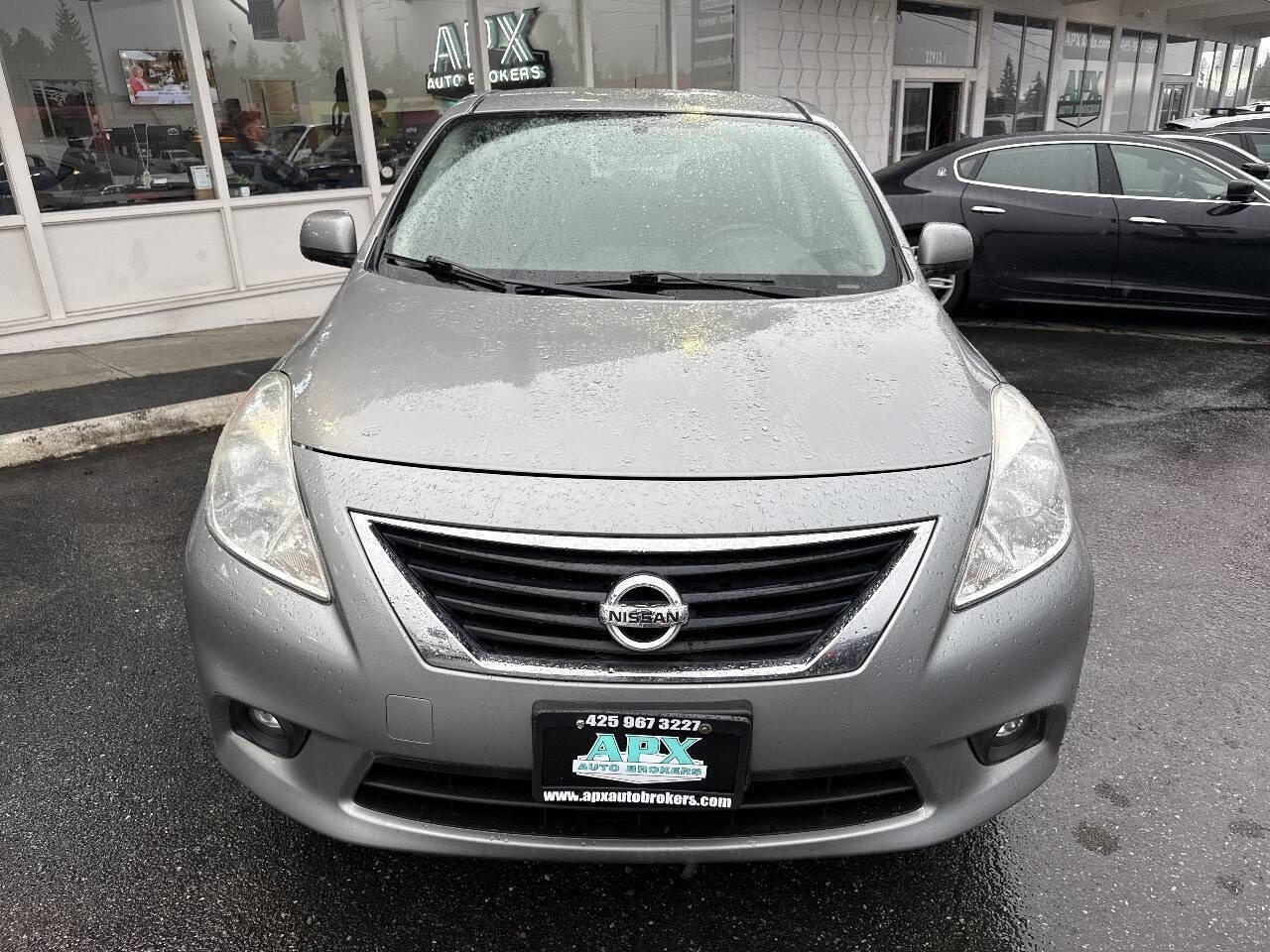 Used 2012 Nissan Versa SV image 12