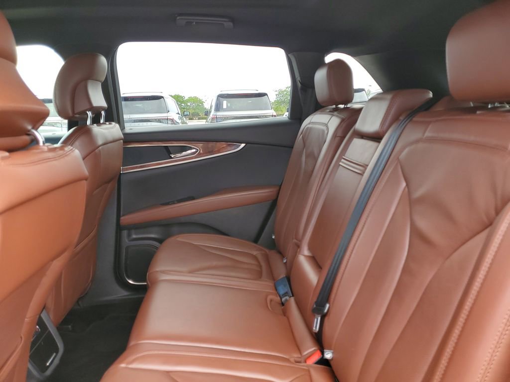 Used 2018 Lincoln MKX Reserve w/ Driver Assistance Package image 11