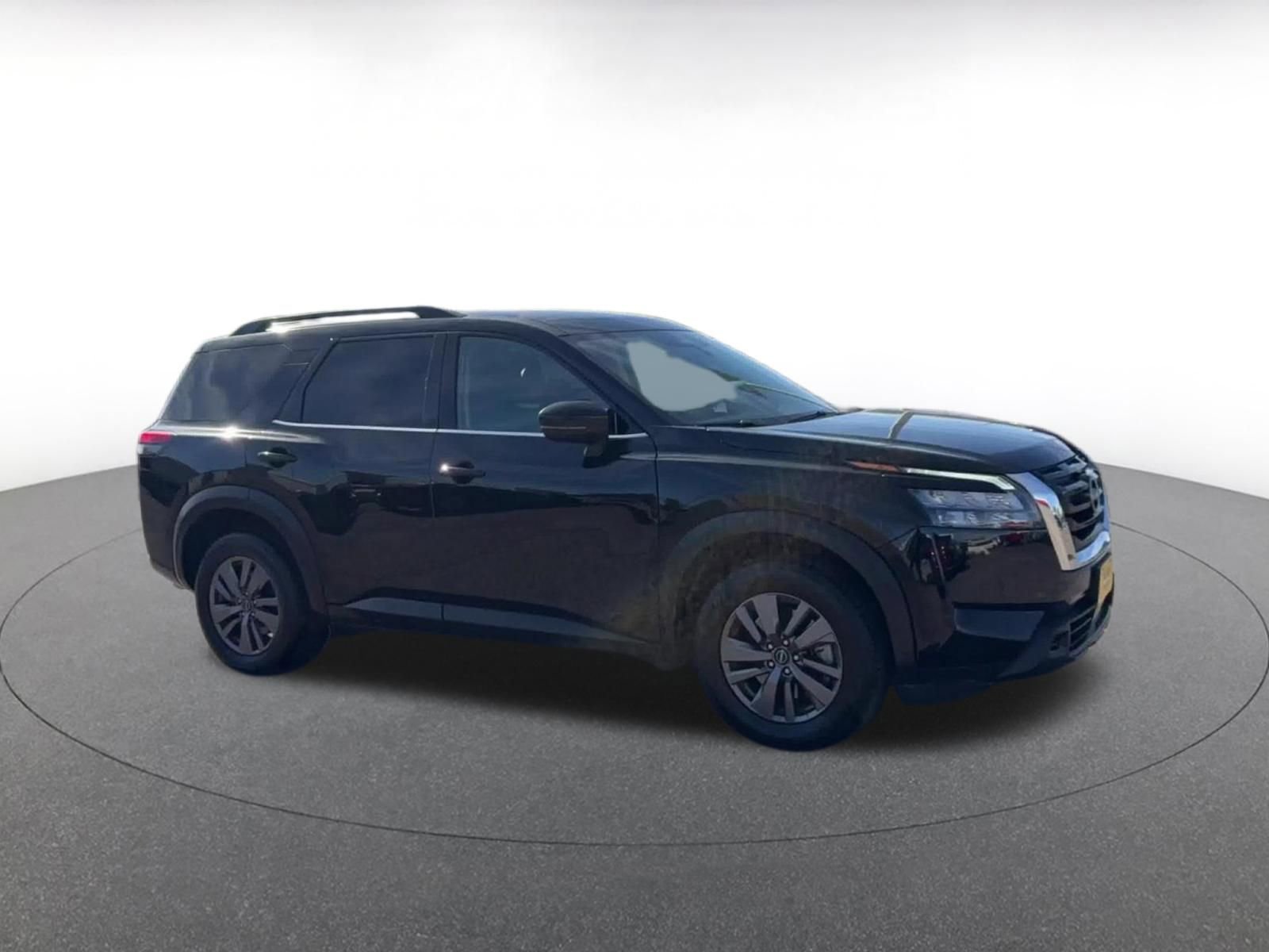 Used 2025 Nissan Pathfinder SV video 2
