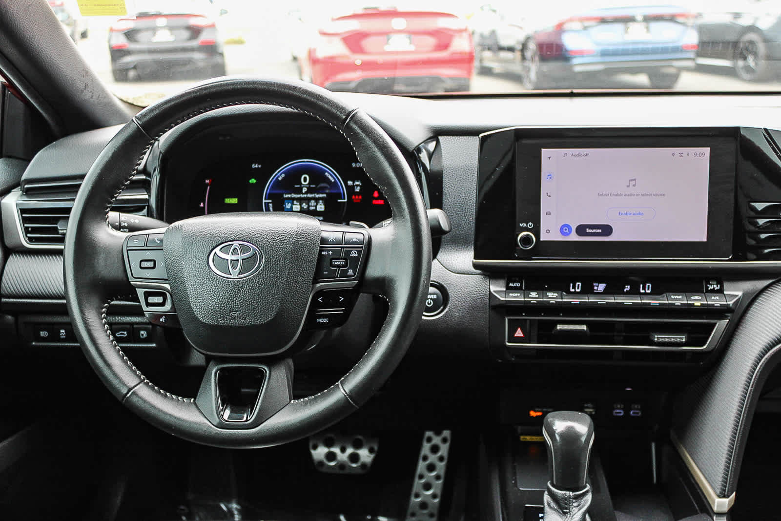 Used 2025 Toyota Camry SE w/ Convenience Package FWD image 13