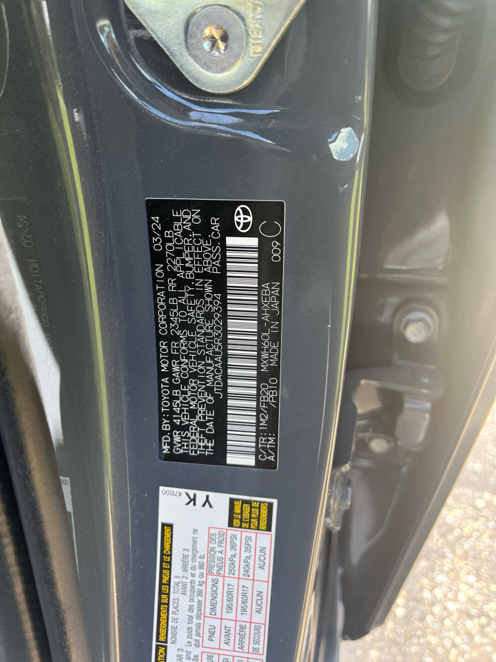 Used 2024 Toyota Prius LE image 9