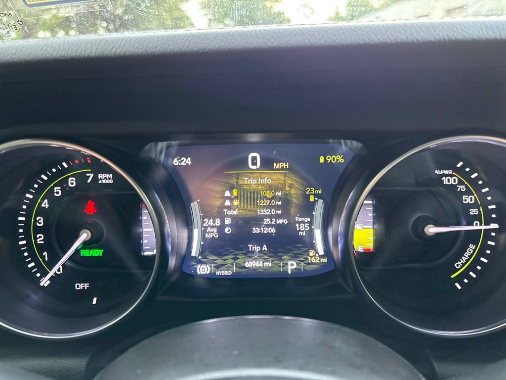 Used 2022 Jeep Wrangler Unlimited Sahara w/ Cold Weather Group AWD/4WD image 16
