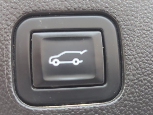 Used 2021 Buick Enclave Essence FWD image 9
