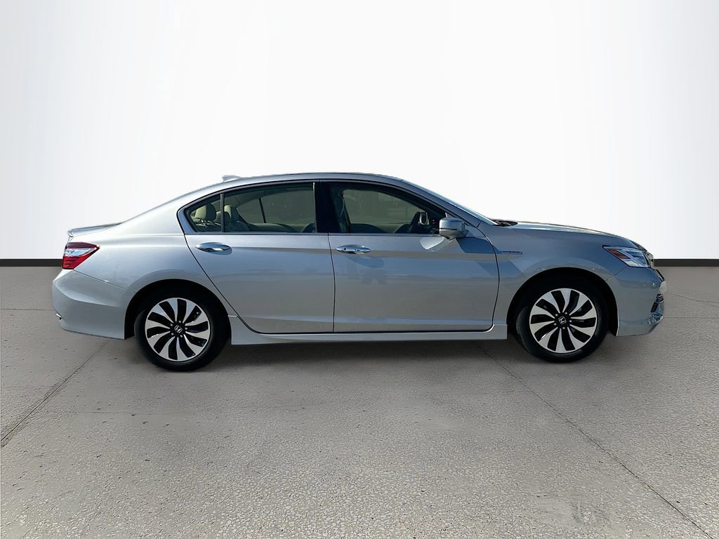 Used 2017 Honda Accord Touring image 8