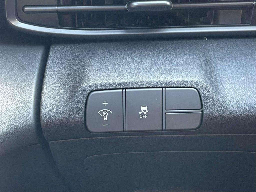 New 2026 Hyundai Elantra SEL Sport FWD image 52