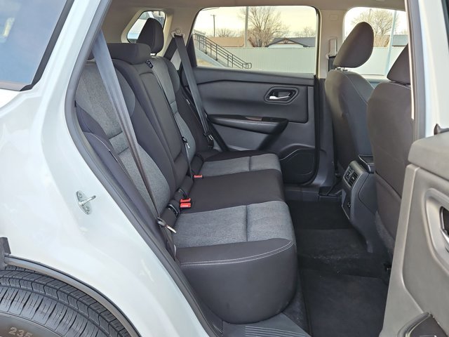 Used 2024 Nissan Rogue SV image 19