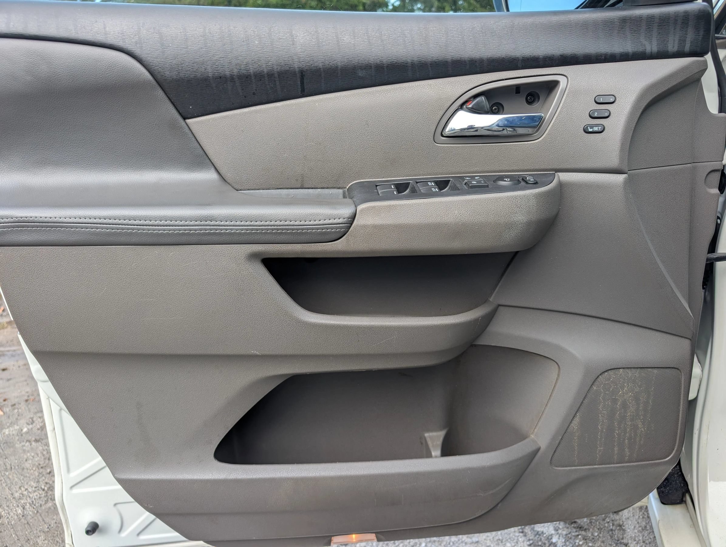 Used 2016 Honda Odyssey Touring Elite image 8