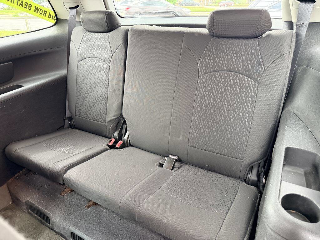 Used 2011 GMC Acadia SLE FWD image 6