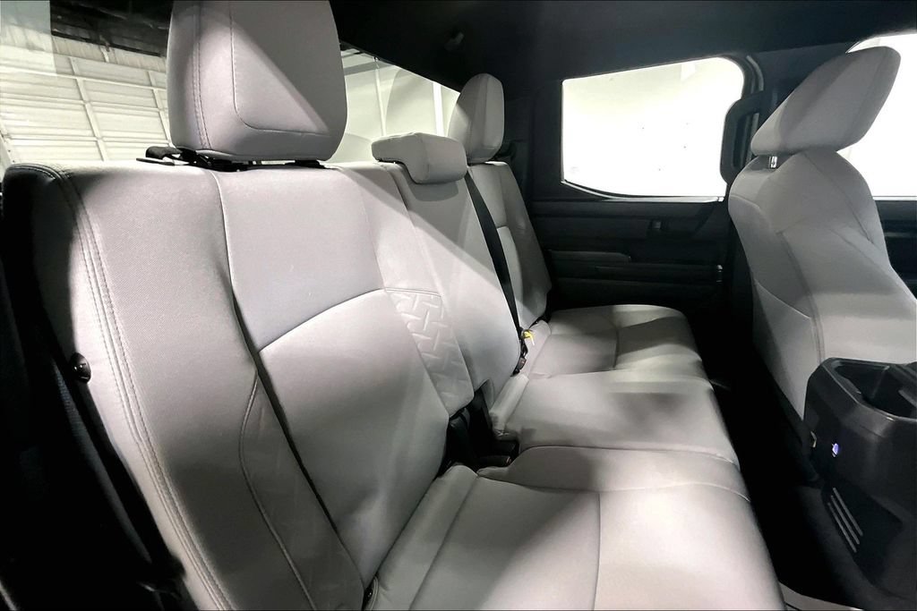 Used 2025 Toyota Tacoma SR5 AWD/4WD image 31