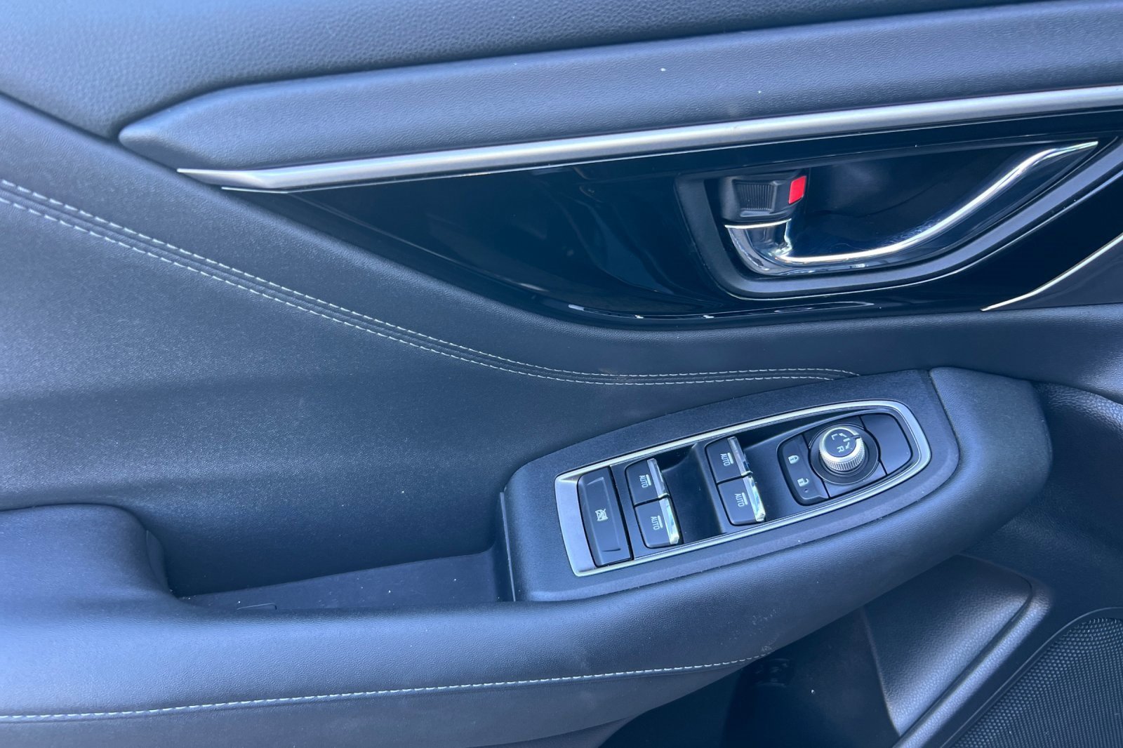 Used 2021 Subaru Outback Limited image 11