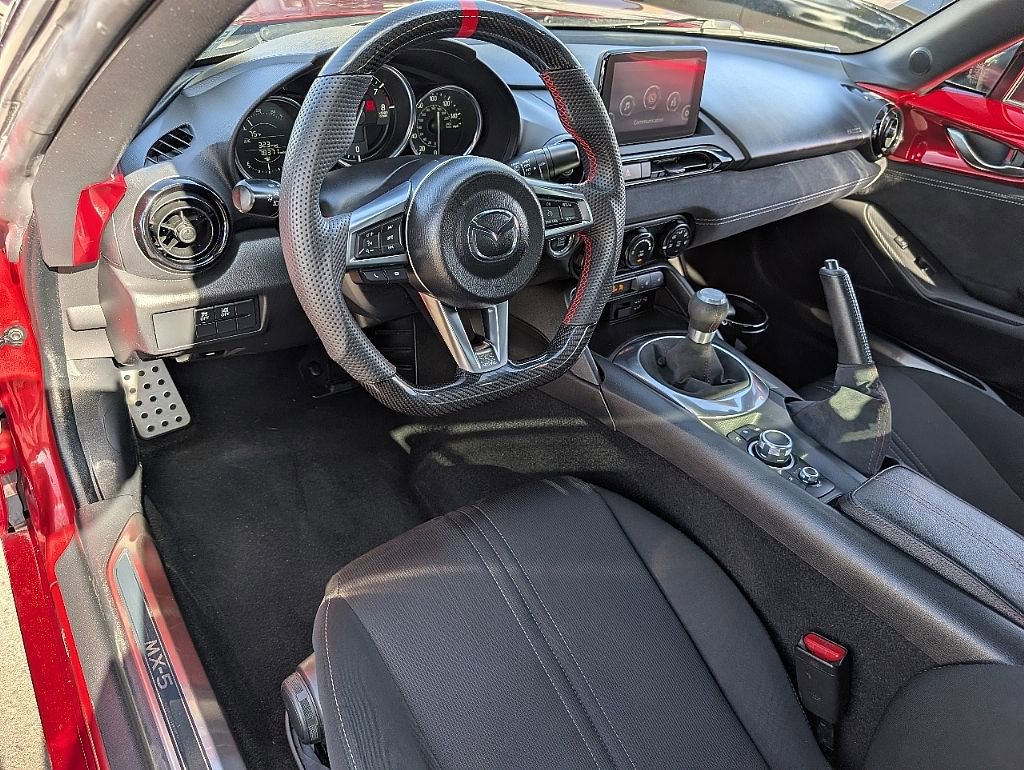 Used 2020 MAZDA MX-5 Miata Club w/ Appearance Package RWD image 26