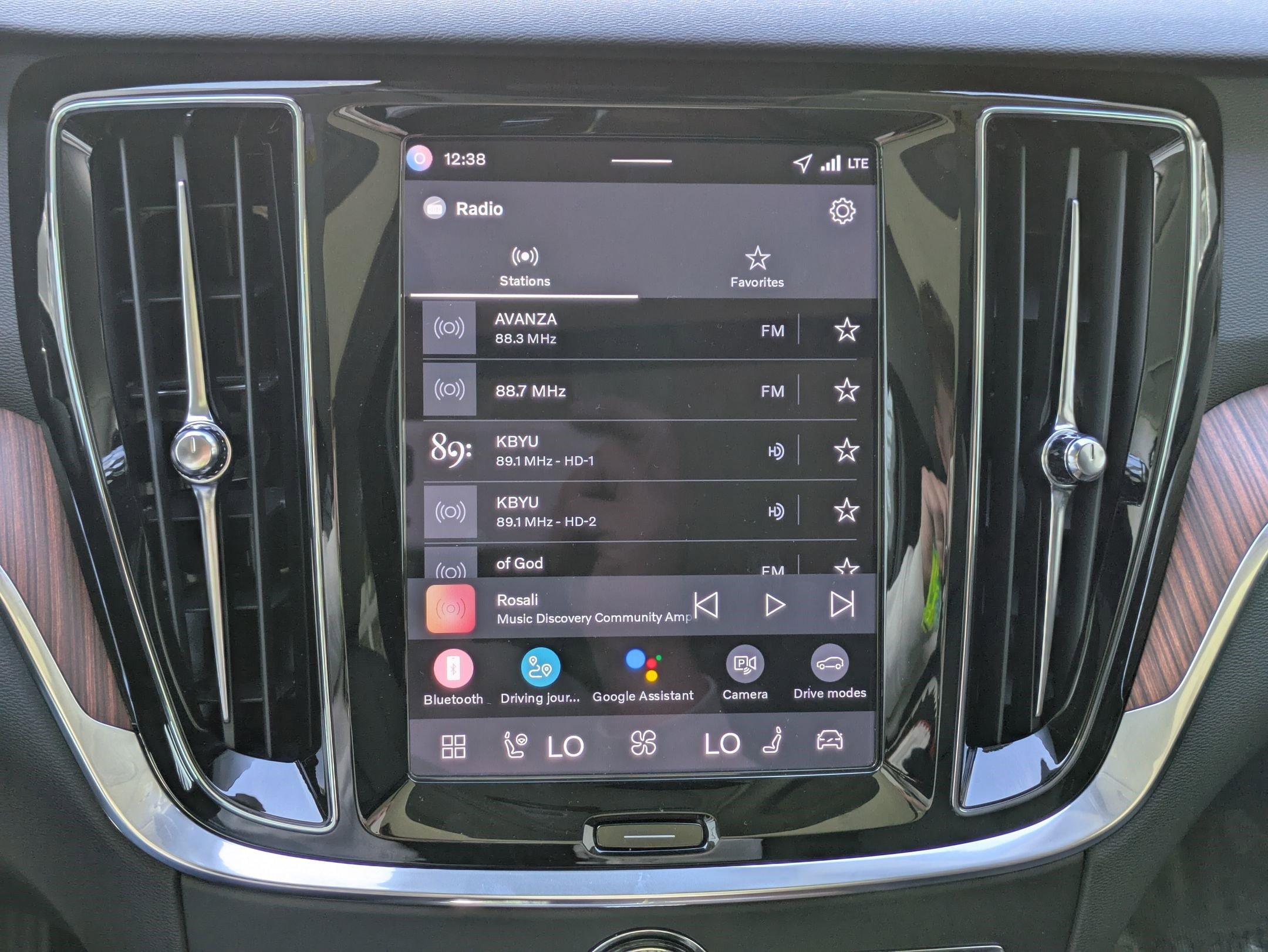 New 2026 Volvo V60 B5 Cross Country Plus w/ Climate Package AWD/4WD image 12