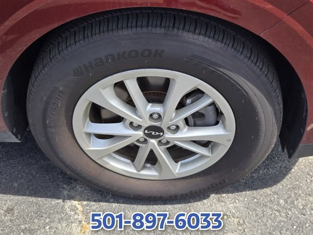 Used 2024 Kia Carnival LX FWD image 21