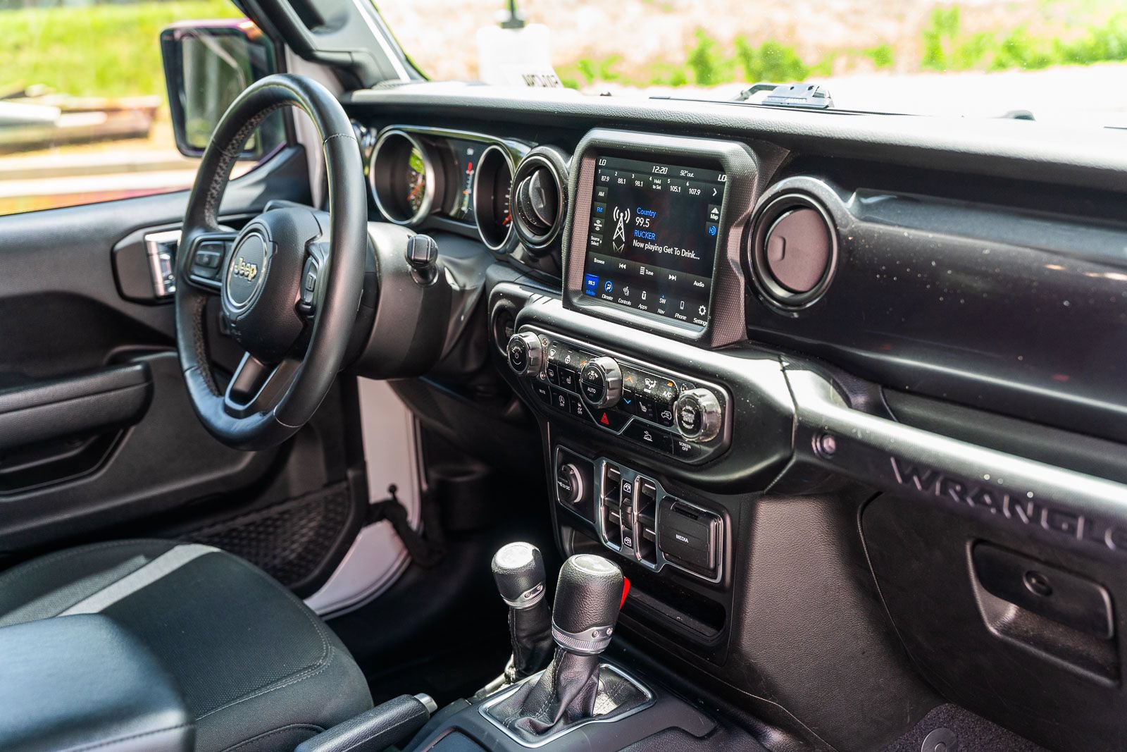 Used 2022 Jeep Wrangler Unlimited Sport AWD/4WD image 13