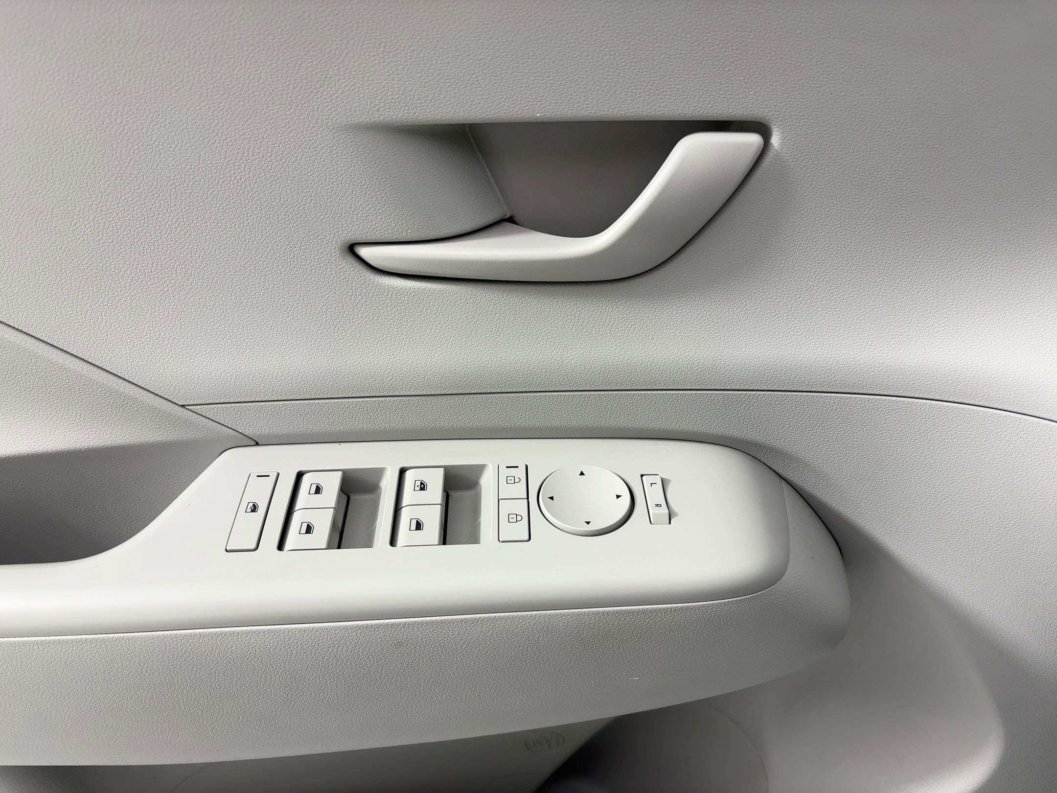 Used 2024 Hyundai Kona SEL image 13